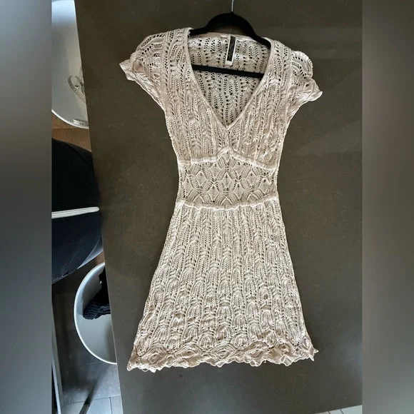 Elegant Cream knit Lace Dress size Small - Picture 4 of 5